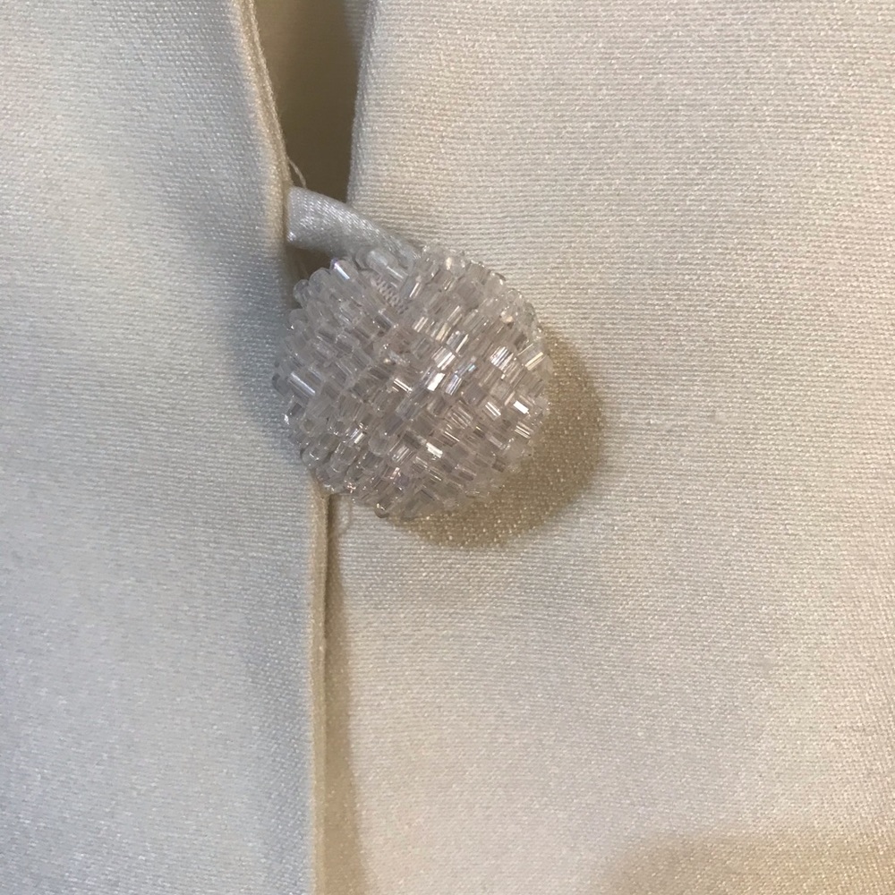 Suit - Picture 5 of 10